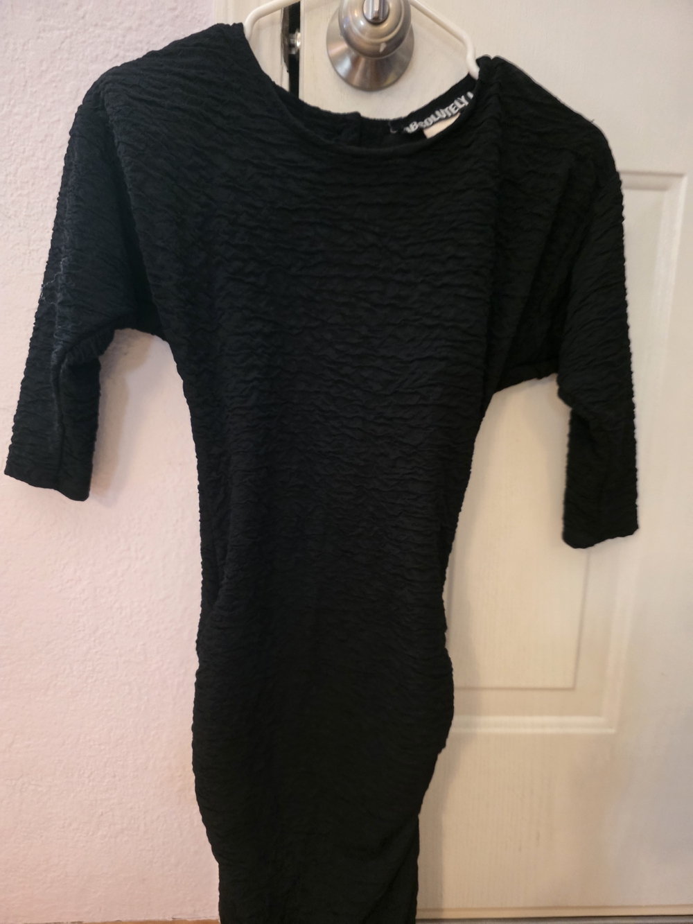 Absolutely Sm. Black Backless Knot-Detail Midi Dress